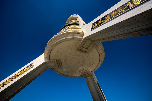A Ashgabat Monument 2