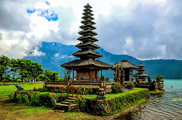 Petite Pagoda On Lake Bali 26